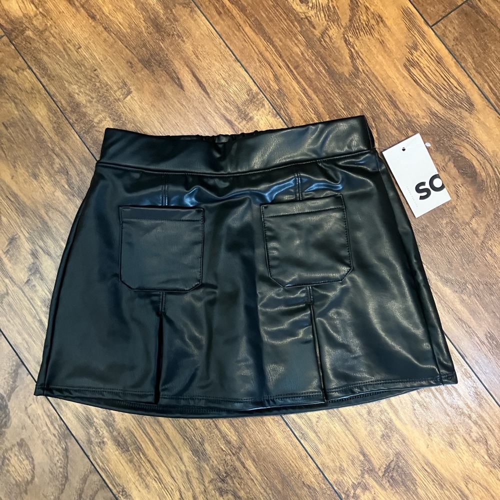 Girls size 6/XS Black Synthetic Leather Skort